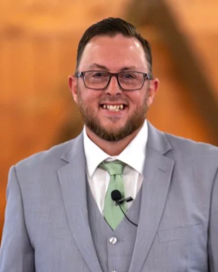 Joey, owner of Alpha Computers